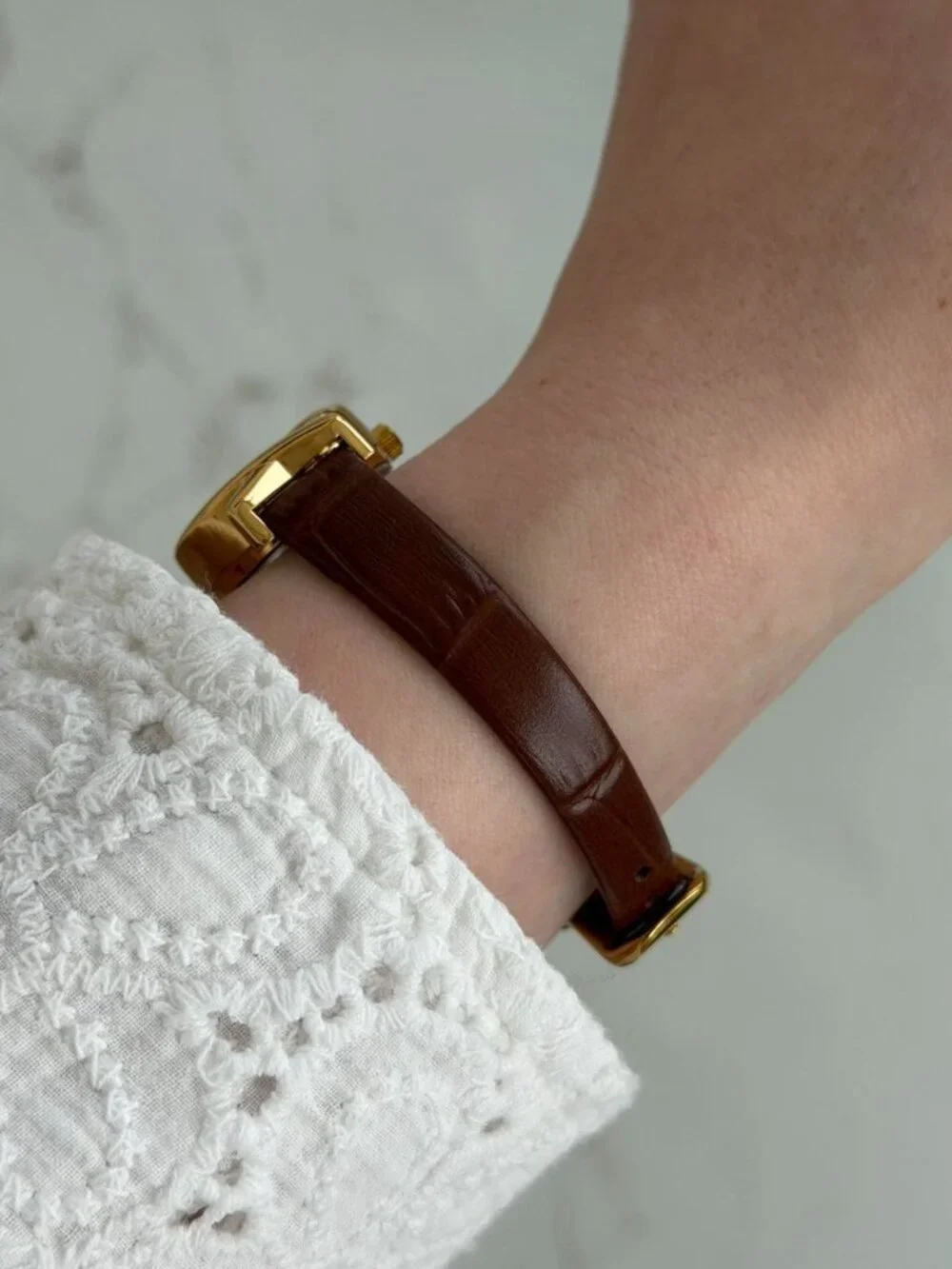 SKU0517 Retro Gold Brown Strap Women Minimalist Watch Bracelet Stainless steel